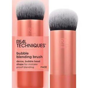 $9 When Bundled • Real Techniques Bubble Blending Brush 260 • Foundation Makeup